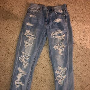 AE distressed Mom Jeans